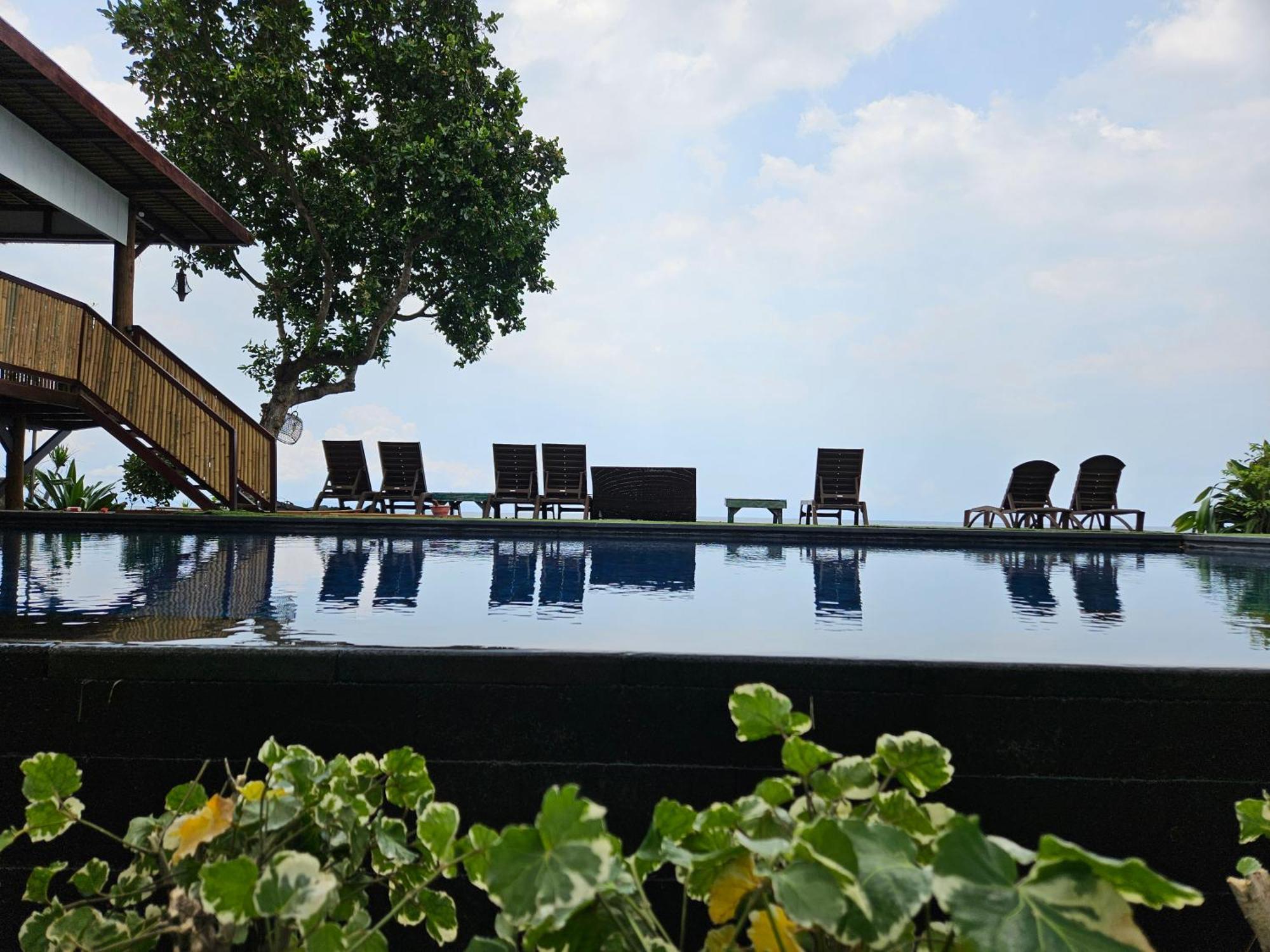 Отель Sunsethouse Lombok Мангсит Экстерьер фото