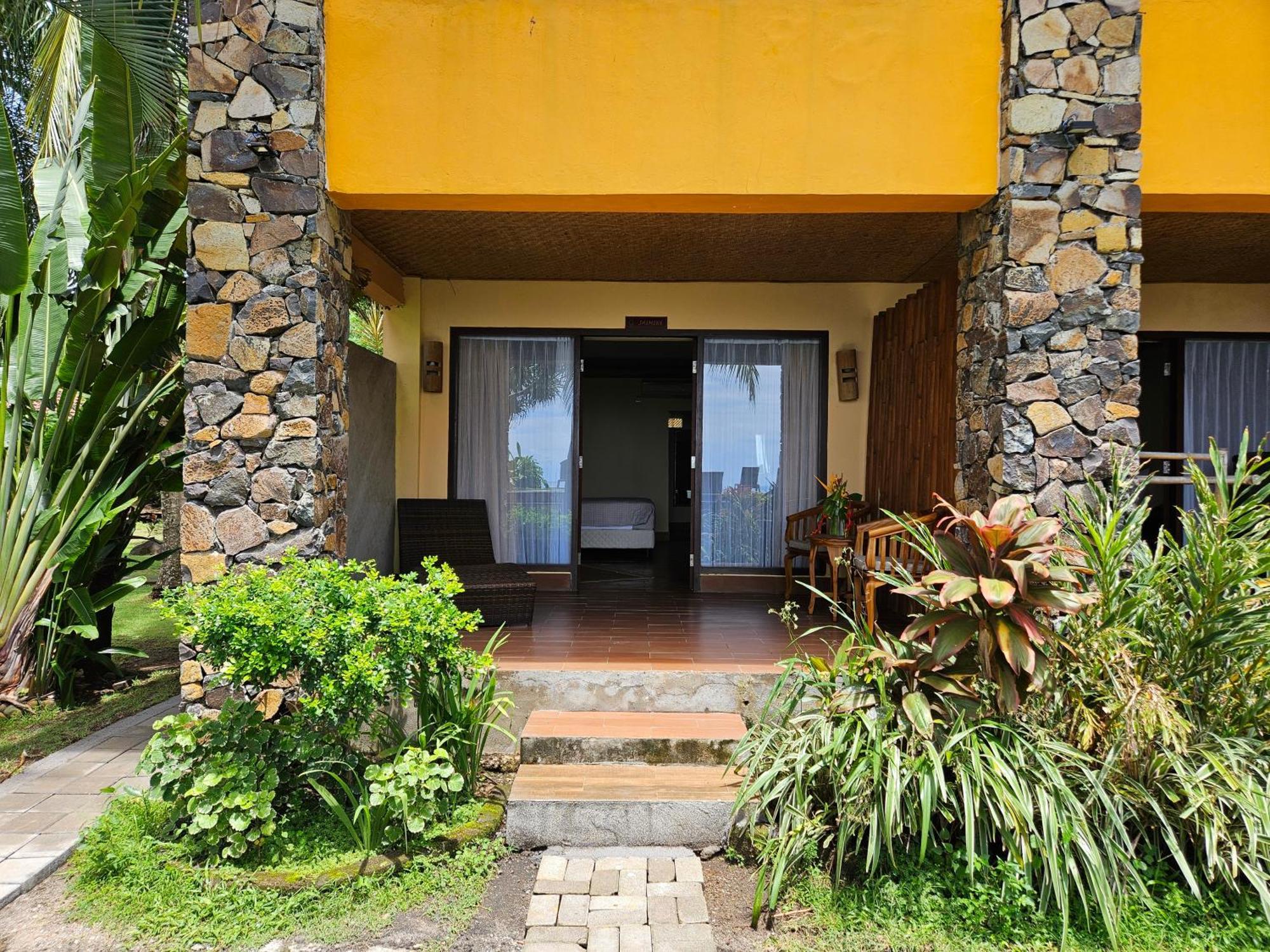 Отель Sunsethouse Lombok Мангсит Экстерьер фото