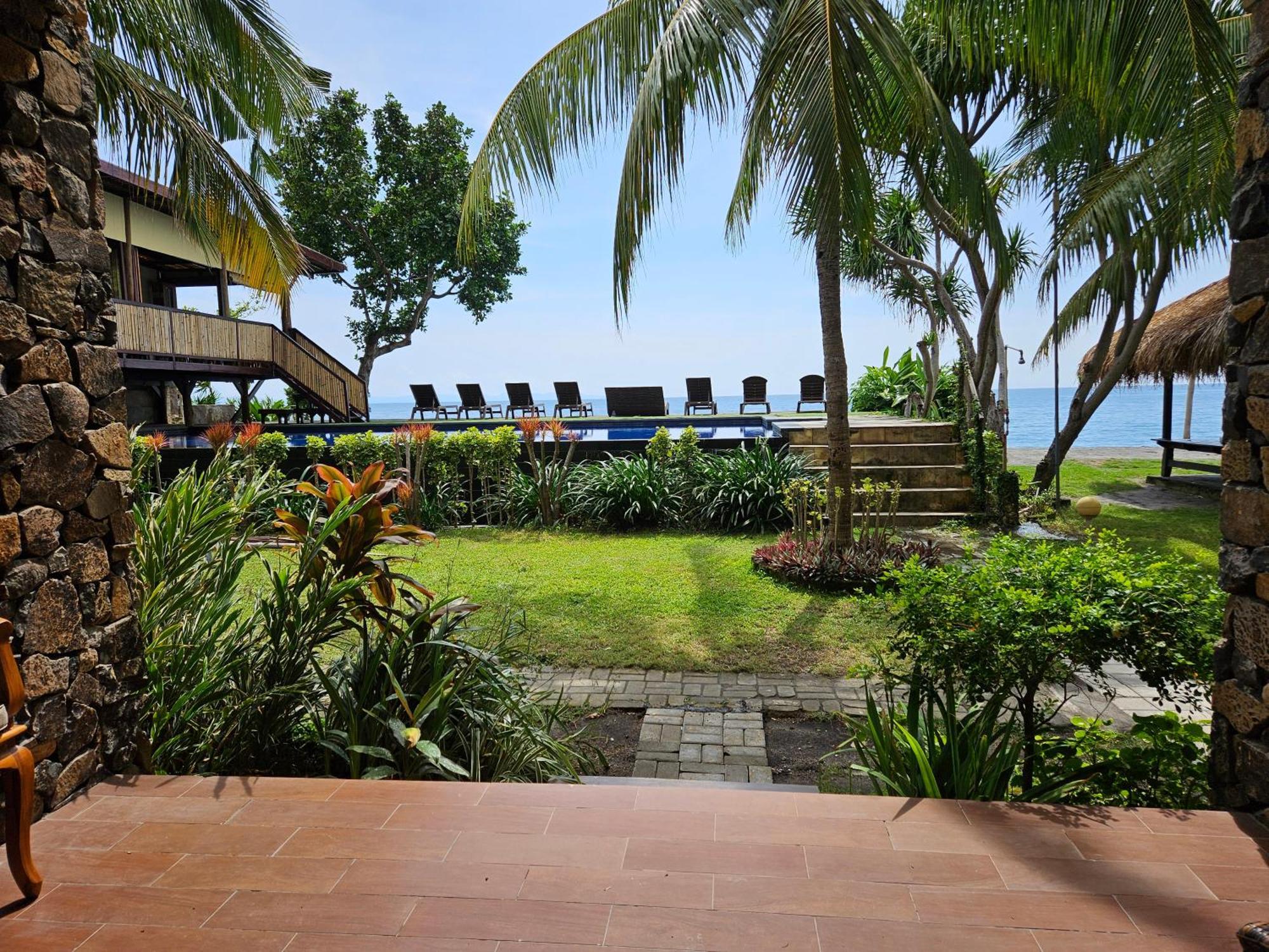 Отель Sunsethouse Lombok Мангсит Экстерьер фото
