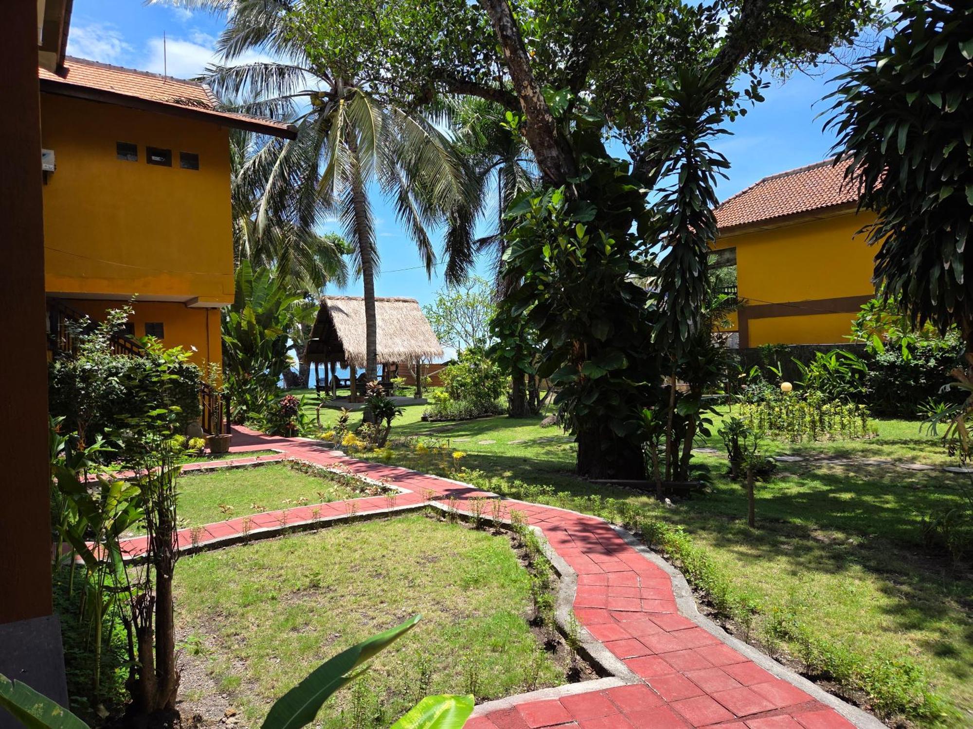 Отель Sunsethouse Lombok Мангсит Экстерьер фото