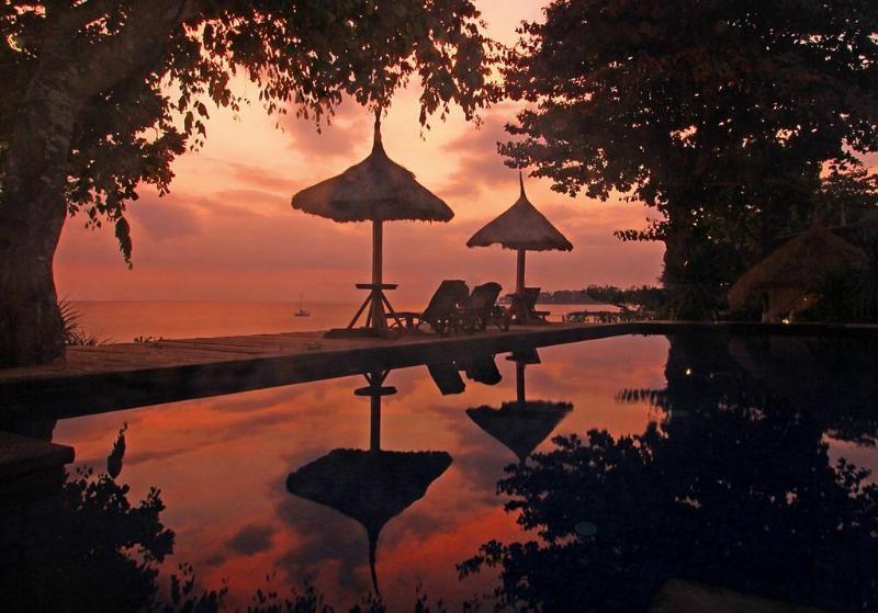 Отель Sunsethouse Lombok Мангсит Экстерьер фото