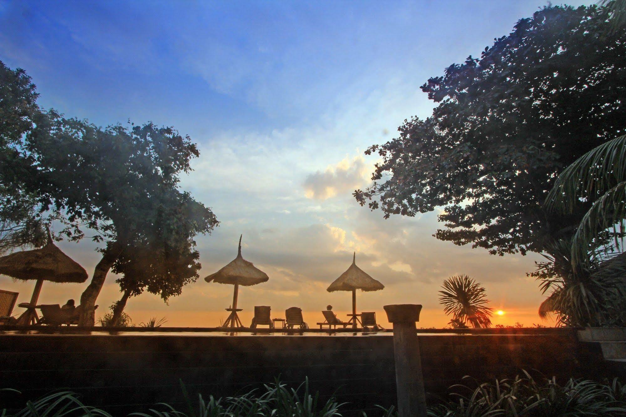Отель Sunsethouse Lombok Мангсит Экстерьер фото